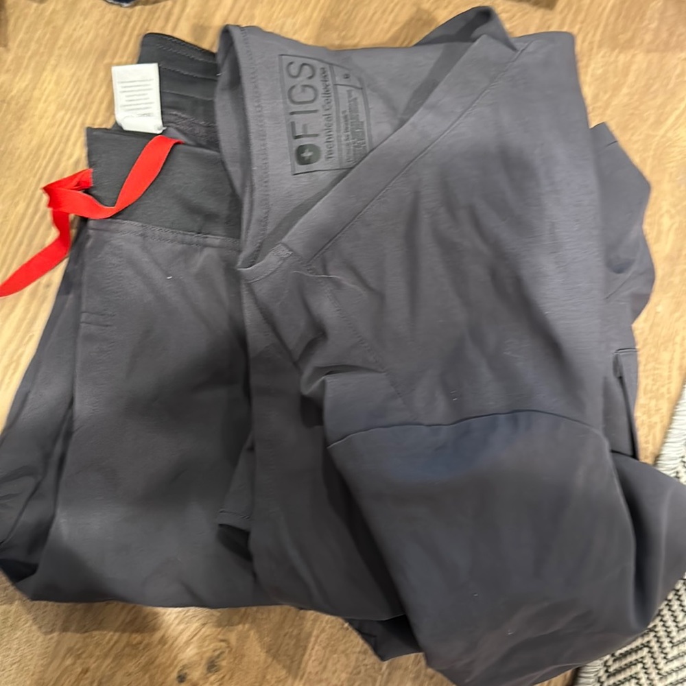 Figs scrubs